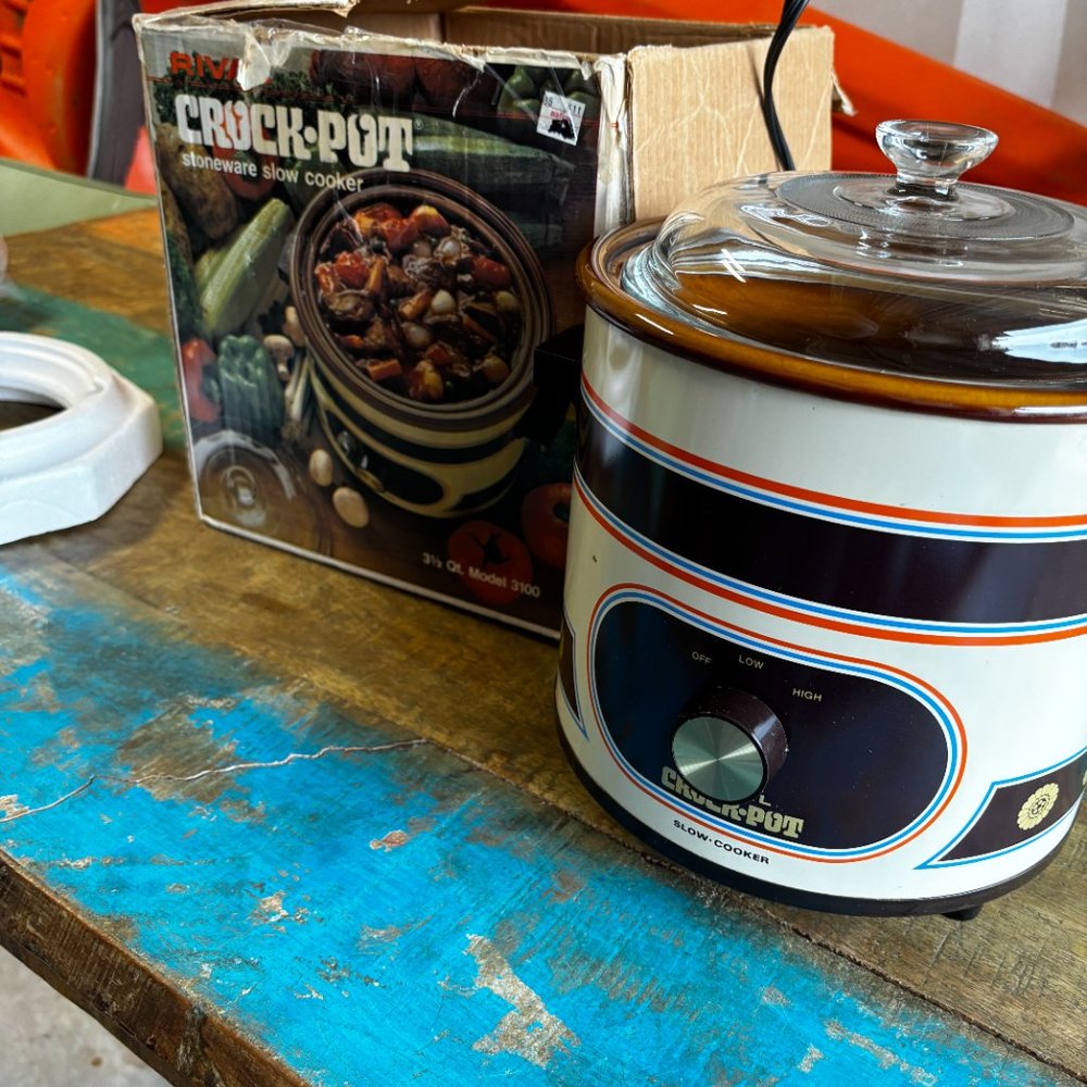 Vintage Rival Crock Pot 3 1/2 Quart Slow Cooker 3100/2,75-150W Glass Lid 3100